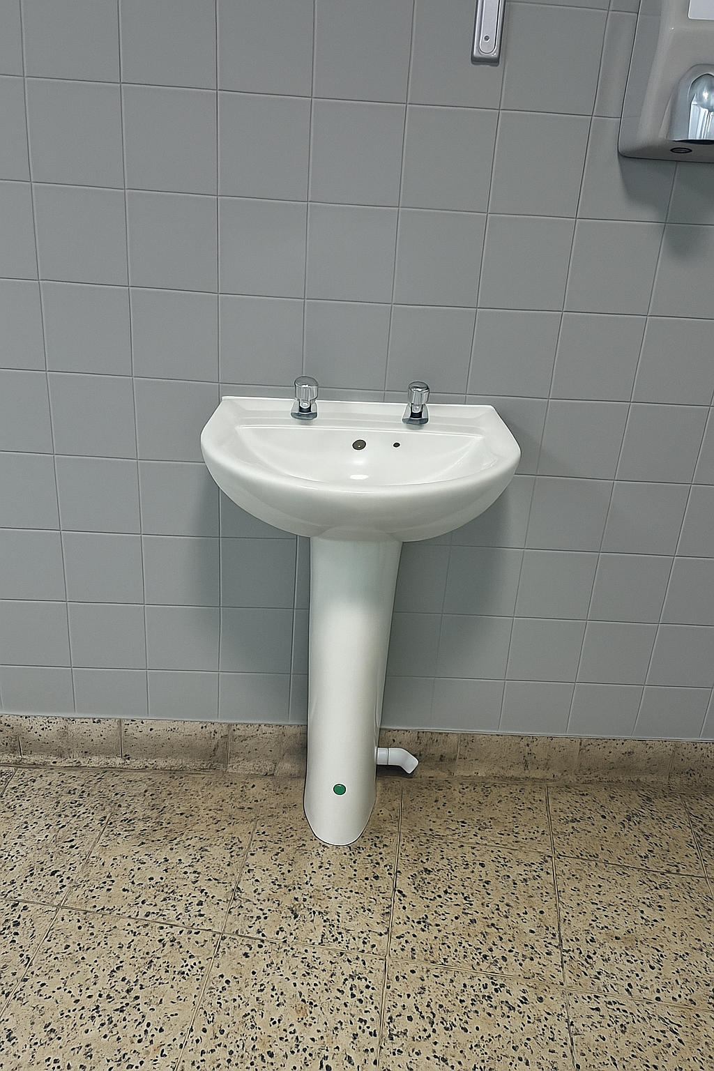 Contemporary Washroom